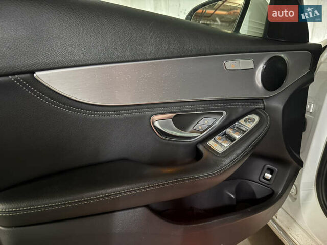 Білий Мерседес Ц-Клас, об'ємом двигуна 2.14 л та пробігом 189 тис. км за 21200 $, фото 9 на Automoto.ua