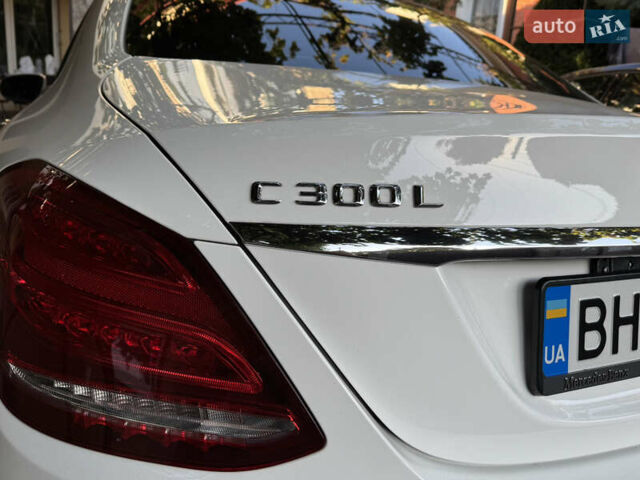 Белый Мерседес Ц-Класс, объемом двигателя 2 л и пробегом 140 тыс. км за 20500 $, фото 13 на Automoto.ua