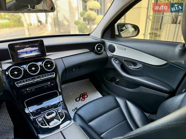 Білий Мерседес Ц-Клас, об'ємом двигуна 2 л та пробігом 125 тис. км за 21900 $, фото 27 на Automoto.ua