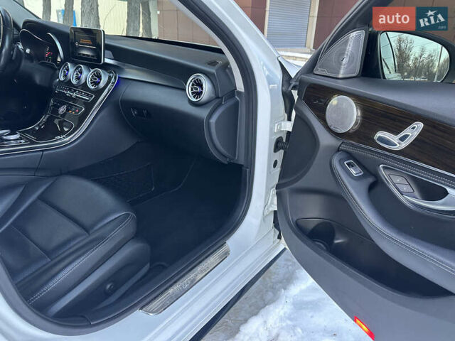 Белый Мерседес Ц-Класс, объемом двигателя 1.99 л и пробегом 126 тыс. км за 16900 $, фото 31 на Automoto.ua