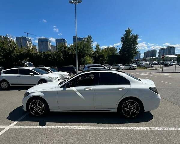 Білий Мерседес Ц-Клас, об'ємом двигуна 2 л та пробігом 189 тис. км за 24500 $, фото 4 на Automoto.ua