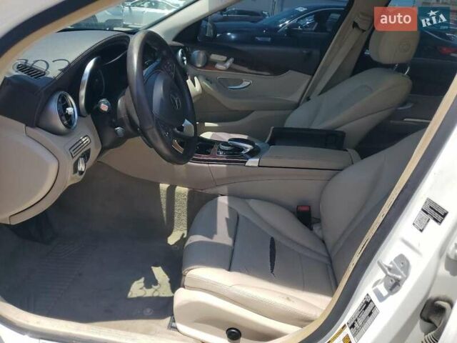 Білий Мерседес Ц-Клас, об'ємом двигуна 2 л та пробігом 164 тис. км за 3200 $, фото 6 на Automoto.ua