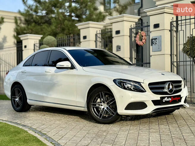 Білий Мерседес Ц-Клас, об'ємом двигуна 2 л та пробігом 125 тис. км за 21900 $, фото 4 на Automoto.ua