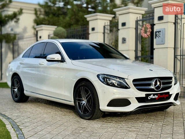 Білий Мерседес Ц-Клас, об'ємом двигуна 2 л та пробігом 125 тис. км за 21900 $, фото 3 на Automoto.ua