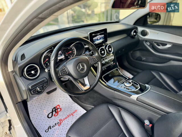 Білий Мерседес Ц-Клас, об'ємом двигуна 2 л та пробігом 125 тис. км за 21900 $, фото 22 на Automoto.ua