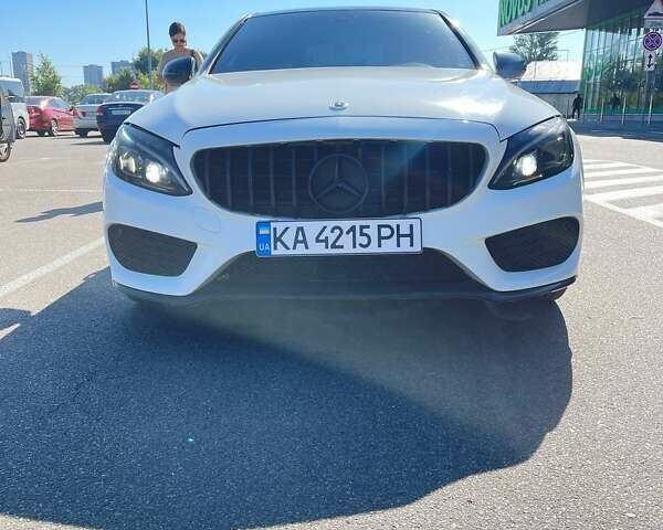 Белый Мерседес Ц-Класс, объемом двигателя 2 л и пробегом 190 тыс. км за 18499 $, фото 4 на Automoto.ua