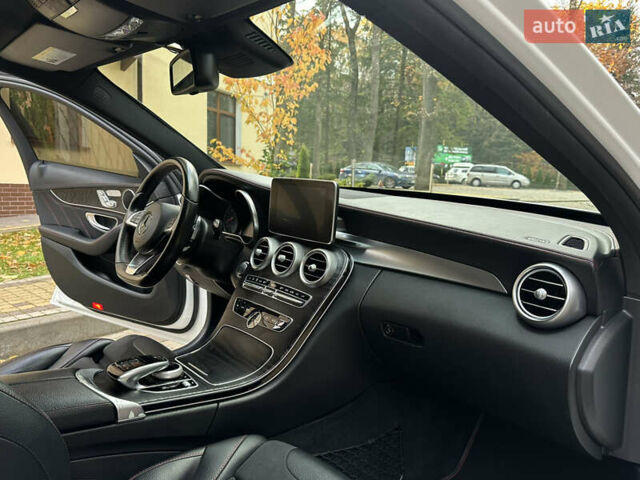 Мерседес Ц-Класс 2016 в Дрогобыче на Automoto.ua Белый Мерседес Ц-Класс, объемом двигателя 3 л и пробегом 184 тыс. км за 22000 $, фото 87 на Automoto.ua