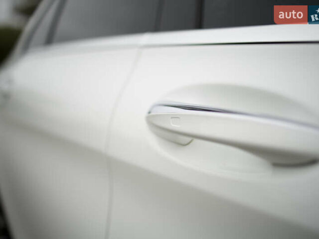 Белый Мерседес Ц-Класс, объемом двигателя 2 л и пробегом 166 тыс. км за 19000 $, фото 56 на Automoto.ua