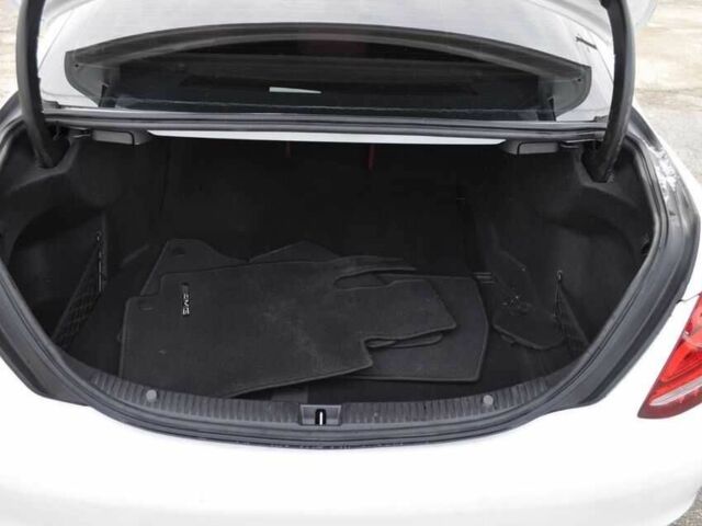 Білий Мерседес Ц-Клас, об'ємом двигуна 3 л та пробігом 90 тис. км за 7600 $, фото 10 на Automoto.ua