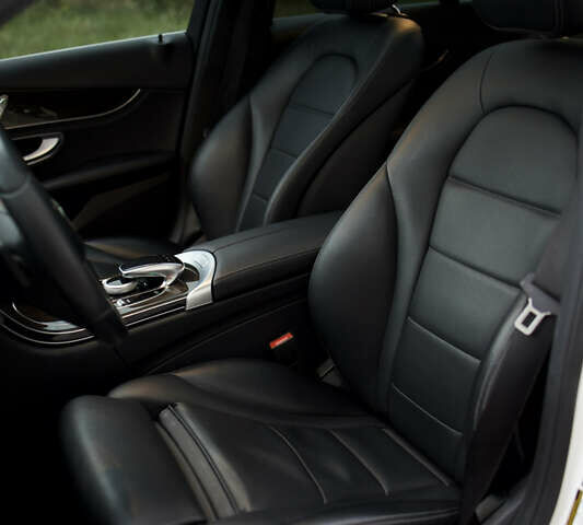 Белый Мерседес Ц-Класс, объемом двигателя 2 л и пробегом 166 тыс. км за 19000 $, фото 28 на Automoto.ua