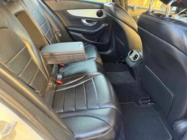 Белый Мерседес Ц-Класс, объемом двигателя 2 л и пробегом 79 тыс. км за 2450 $, фото 11 на Automoto.ua