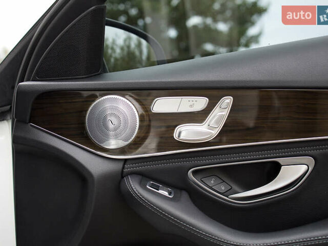 Белый Мерседес Ц-Класс, объемом двигателя 2 л и пробегом 166 тыс. км за 19000 $, фото 46 на Automoto.ua