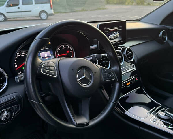 Белый Мерседес Ц-Класс, объемом двигателя 2.14 л и пробегом 250 тыс. км за 19999 $, фото 20 на Automoto.ua