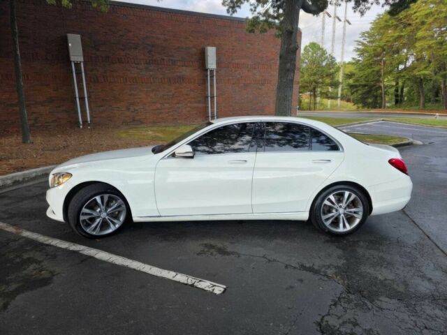 Білий Мерседес Ц-Клас, об'ємом двигуна 2 л та пробігом 73 тис. км за 9000 $, фото 3 на Automoto.ua