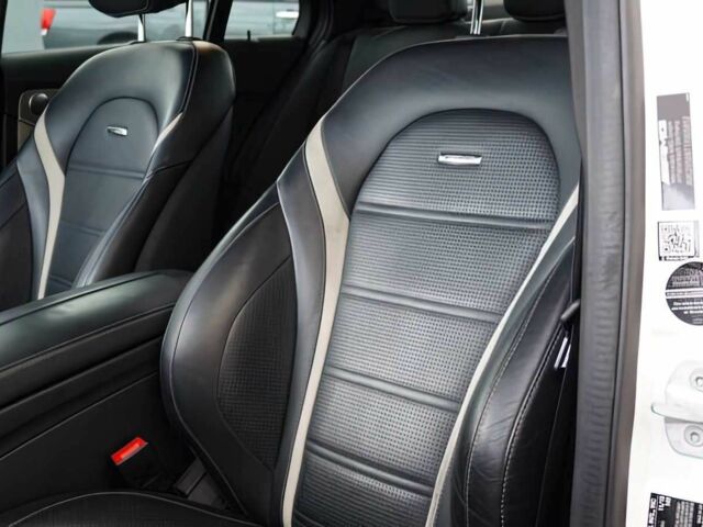 Білий Мерседес Ц-Клас, об'ємом двигуна 4 л та пробігом 70 тис. км за 19900 $, фото 11 на Automoto.ua