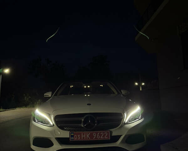 Белый Мерседес Ц-Класс, объемом двигателя 2 л и пробегом 166 тыс. км за 19000 $, фото 22 на Automoto.ua