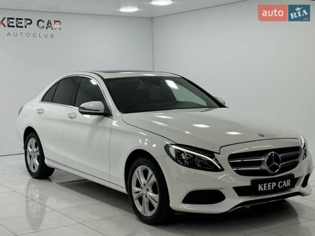 Белый Мерседес Ц-Класс, объемом двигателя 2.14 л и пробегом 144 тыс. км за 27000 $, фото 2 на Automoto.ua