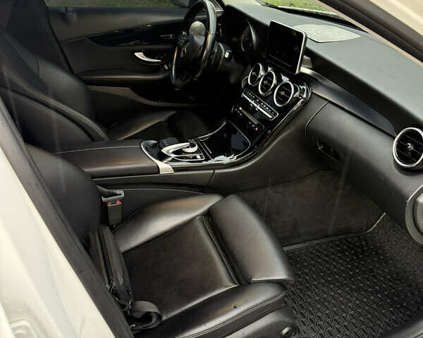 Белый Мерседес Ц-Класс, объемом двигателя 1.6 л и пробегом 205 тыс. км за 17200 $, фото 9 на Automoto.ua