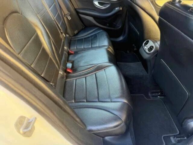 Белый Мерседес Ц-Класс, объемом двигателя 2 л и пробегом 79 тыс. км за 2450 $, фото 8 на Automoto.ua