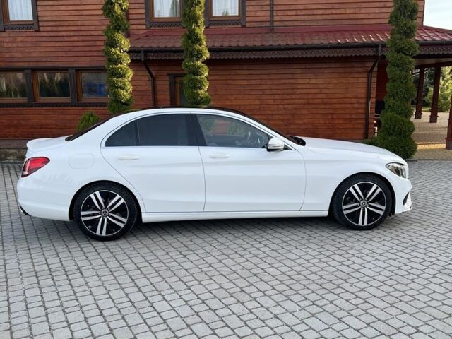 Белый Мерседес Ц-Класс, объемом двигателя 2 л и пробегом 69 тыс. км за 24900 $, фото 1 на Automoto.ua