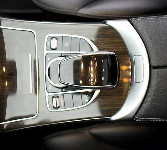 Белый Мерседес Ц-Класс, объемом двигателя 2 л и пробегом 166 тыс. км за 19000 $, фото 35 на Automoto.ua