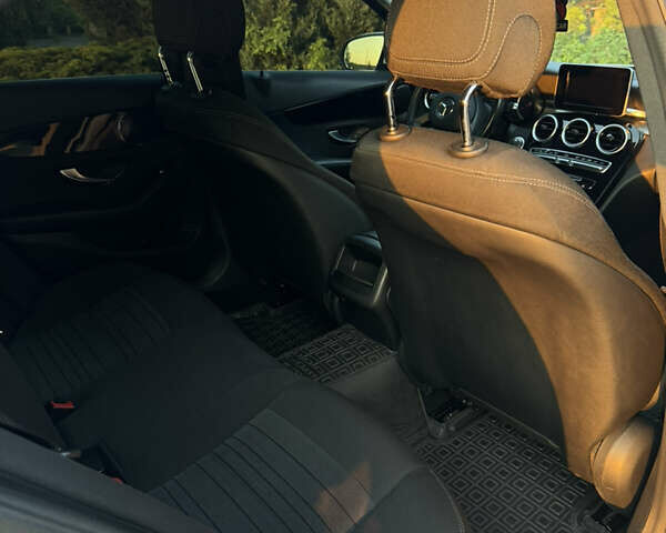 Белый Мерседес Ц-Класс, объемом двигателя 2.14 л и пробегом 250 тыс. км за 19999 $, фото 33 на Automoto.ua