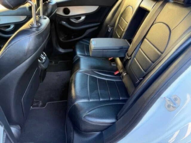 Белый Мерседес Ц-Класс, объемом двигателя 2 л и пробегом 79 тыс. км за 2450 $, фото 9 на Automoto.ua