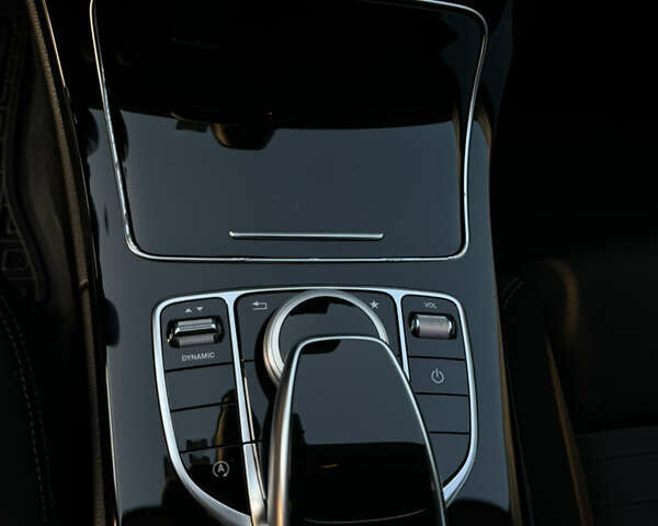 Белый Мерседес Ц-Класс, объемом двигателя 2.14 л и пробегом 250 тыс. км за 19999 $, фото 36 на Automoto.ua