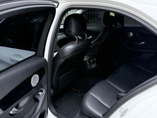 Белый Мерседес Ц-Класс, объемом двигателя 1.6 л и пробегом 205 тыс. км за 16900 $, фото 8 на Automoto.ua