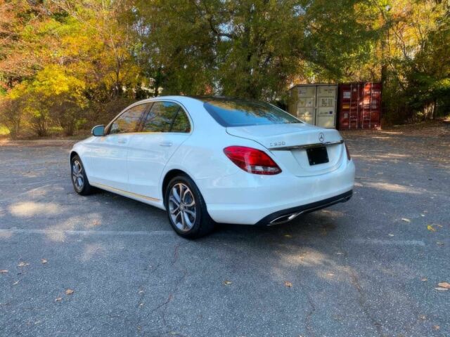 Білий Мерседес Ц-Клас, об'ємом двигуна 2 л та пробігом 74 тис. км за 15000 $, фото 5 на Automoto.ua