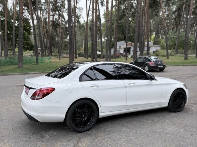 Белый Мерседес Ц-Класс, объемом двигателя 1.6 л и пробегом 205 тыс. км за 16900 $, фото 3 на Automoto.ua