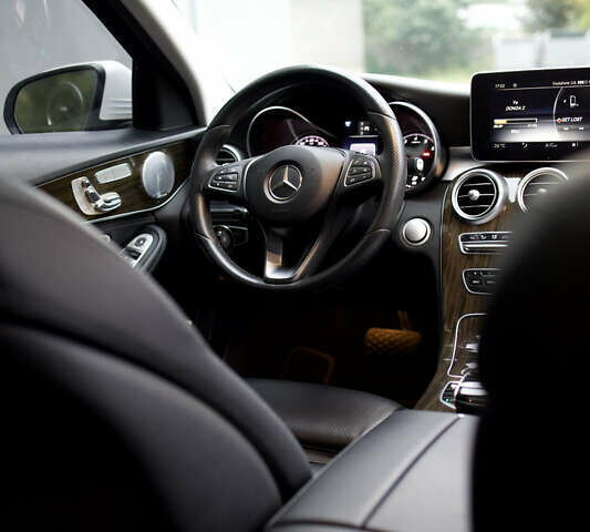 Белый Мерседес Ц-Класс, объемом двигателя 2 л и пробегом 166 тыс. км за 19000 $, фото 42 на Automoto.ua