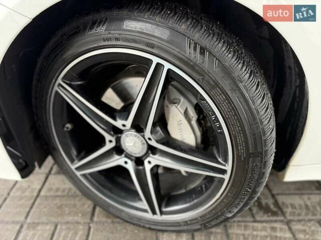 Белый Мерседес Ц-Класс, объемом двигателя 2 л и пробегом 130 тыс. км за 22000 $, фото 4 на Automoto.ua