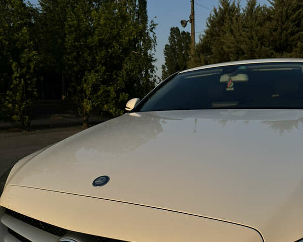 Белый Мерседес Ц-Класс, объемом двигателя 2.14 л и пробегом 250 тыс. км за 19999 $, фото 13 на Automoto.ua