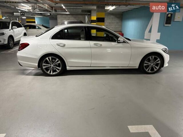 Белый Мерседес Ц-Класс, объемом двигателя 1.99 л и пробегом 153 тыс. км за 20000 $, фото 7 на Automoto.ua