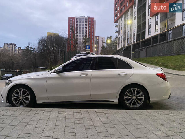 Белый Мерседес Ц-Класс, объемом двигателя 2 л и пробегом 180 тыс. км за 22000 $, фото 7 на Automoto.ua