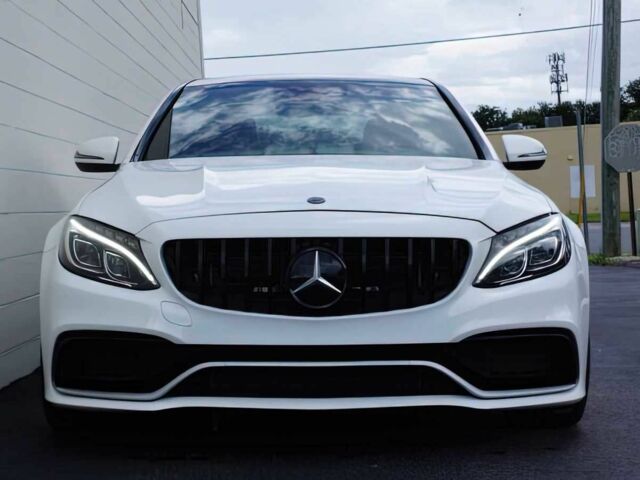 Білий Мерседес Ц-Клас, об'ємом двигуна 4 л та пробігом 70 тис. км за 19900 $, фото 1 на Automoto.ua