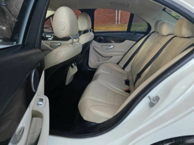 Білий Мерседес Ц-Клас, об'ємом двигуна 2 л та пробігом 73 тис. км за 9000 $, фото 11 на Automoto.ua