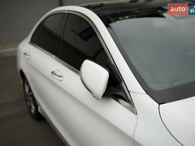 Белый Мерседес Ц-Класс, объемом двигателя 2 л и пробегом 166 тыс. км за 19000 $, фото 17 на Automoto.ua