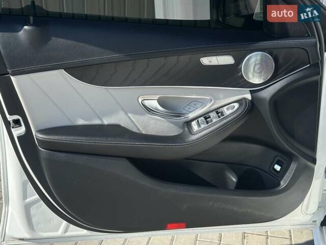 Білий Мерседес Ц-Клас, об'ємом двигуна 2.14 л та пробігом 133 тис. км за 25500 $, фото 26 на Automoto.ua