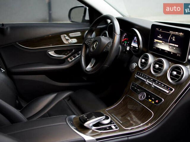 Белый Мерседес Ц-Класс, объемом двигателя 2 л и пробегом 166 тыс. км за 19000 $, фото 48 на Automoto.ua