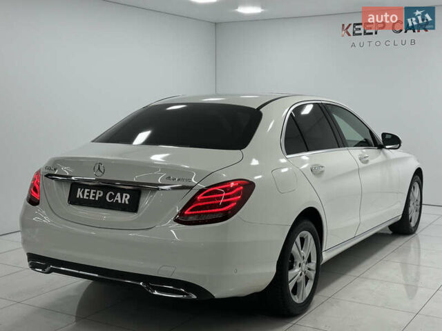 Белый Мерседес Ц-Класс, объемом двигателя 2.14 л и пробегом 144 тыс. км за 27000 $, фото 8 на Automoto.ua