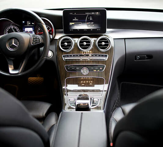 Белый Мерседес Ц-Класс, объемом двигателя 2 л и пробегом 166 тыс. км за 19000 $, фото 41 на Automoto.ua