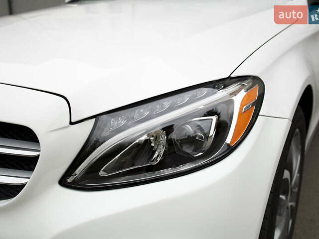 Белый Мерседес Ц-Класс, объемом двигателя 2 л и пробегом 166 тыс. км за 19000 $, фото 19 на Automoto.ua