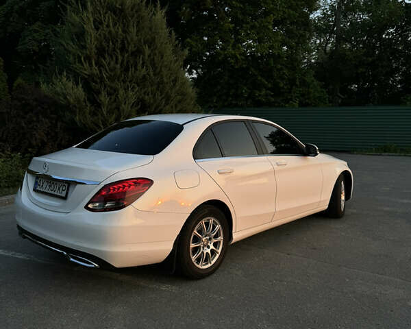 Белый Мерседес Ц-Класс, объемом двигателя 2.14 л и пробегом 250 тыс. км за 19999 $, фото 7 на Automoto.ua