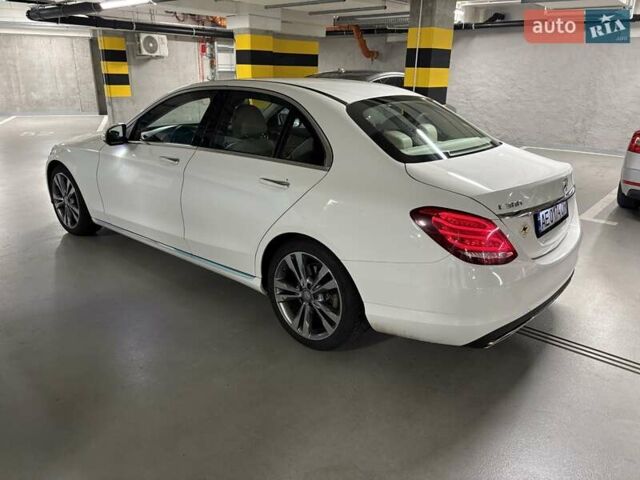Белый Мерседес Ц-Класс, объемом двигателя 1.99 л и пробегом 153 тыс. км за 20000 $, фото 3 на Automoto.ua