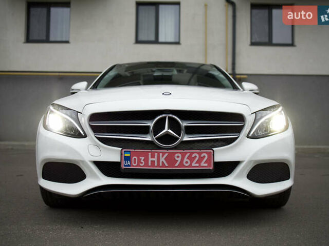 Белый Мерседес Ц-Класс, объемом двигателя 2 л и пробегом 166 тыс. км за 19000 $, фото 1 на Automoto.ua