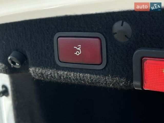 Білий Мерседес Ц-Клас, об'ємом двигуна 2.14 л та пробігом 133 тис. км за 25500 $, фото 47 на Automoto.ua