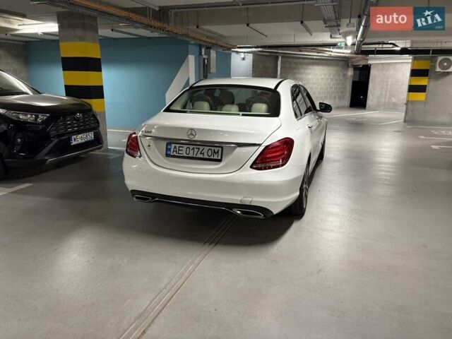 Белый Мерседес Ц-Класс, объемом двигателя 1.99 л и пробегом 153 тыс. км за 20000 $, фото 5 на Automoto.ua