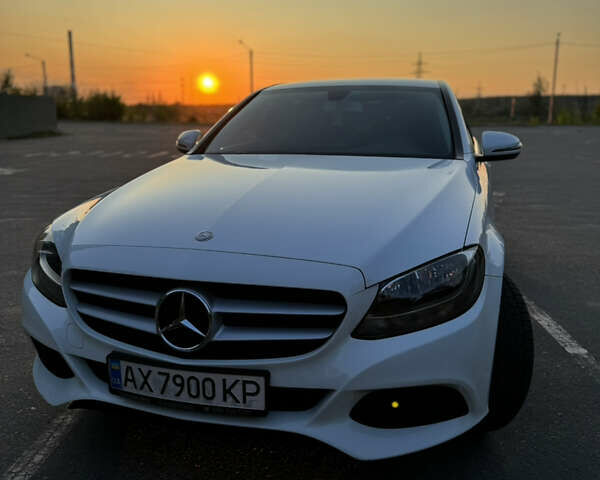 Белый Мерседес Ц-Класс, объемом двигателя 2.14 л и пробегом 250 тыс. км за 19999 $, фото 18 на Automoto.ua